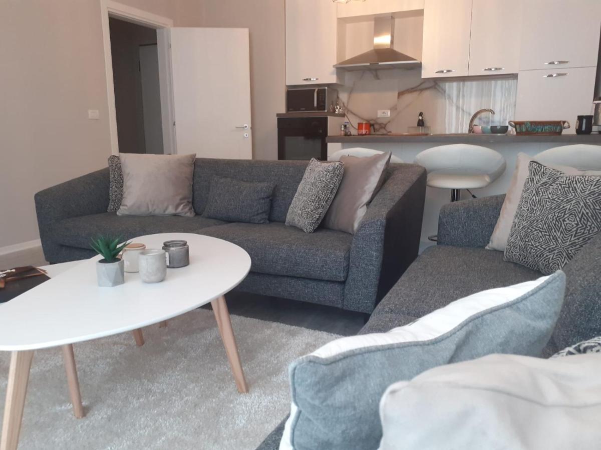 Apartment New Bazaar Violin Passion Tirana